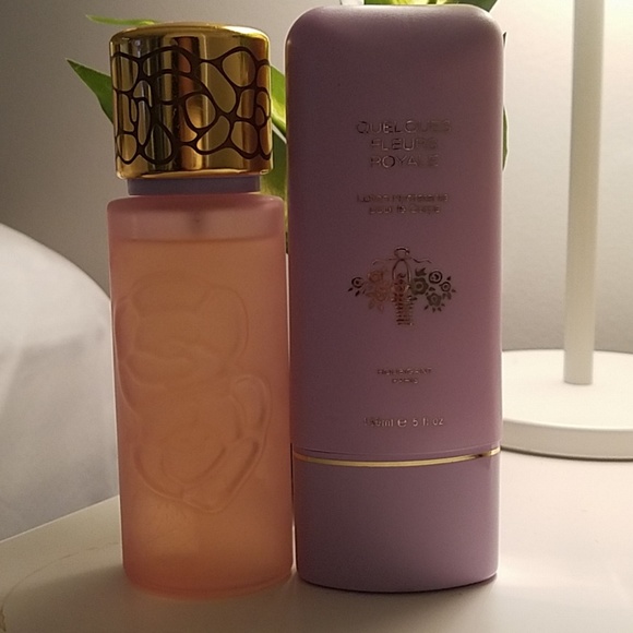 Houbigant Quelques Fleurs Royale Parfume & Lotion - Picture 2 of 3